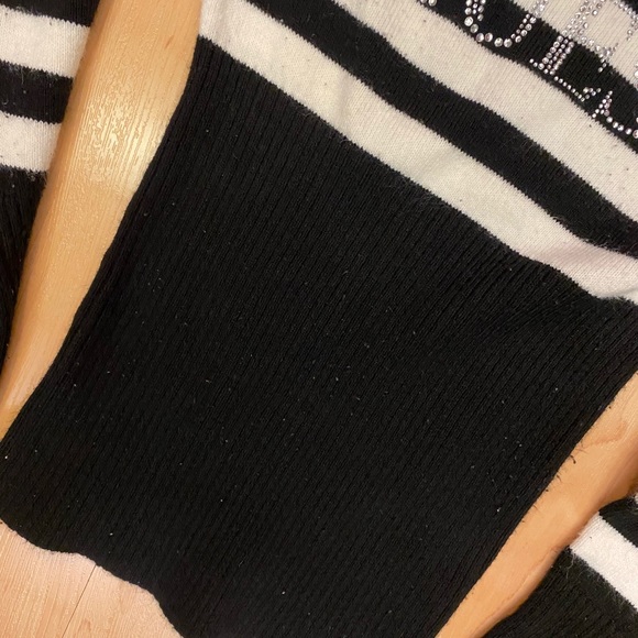 Guess Sweater - Picture 2 of 3